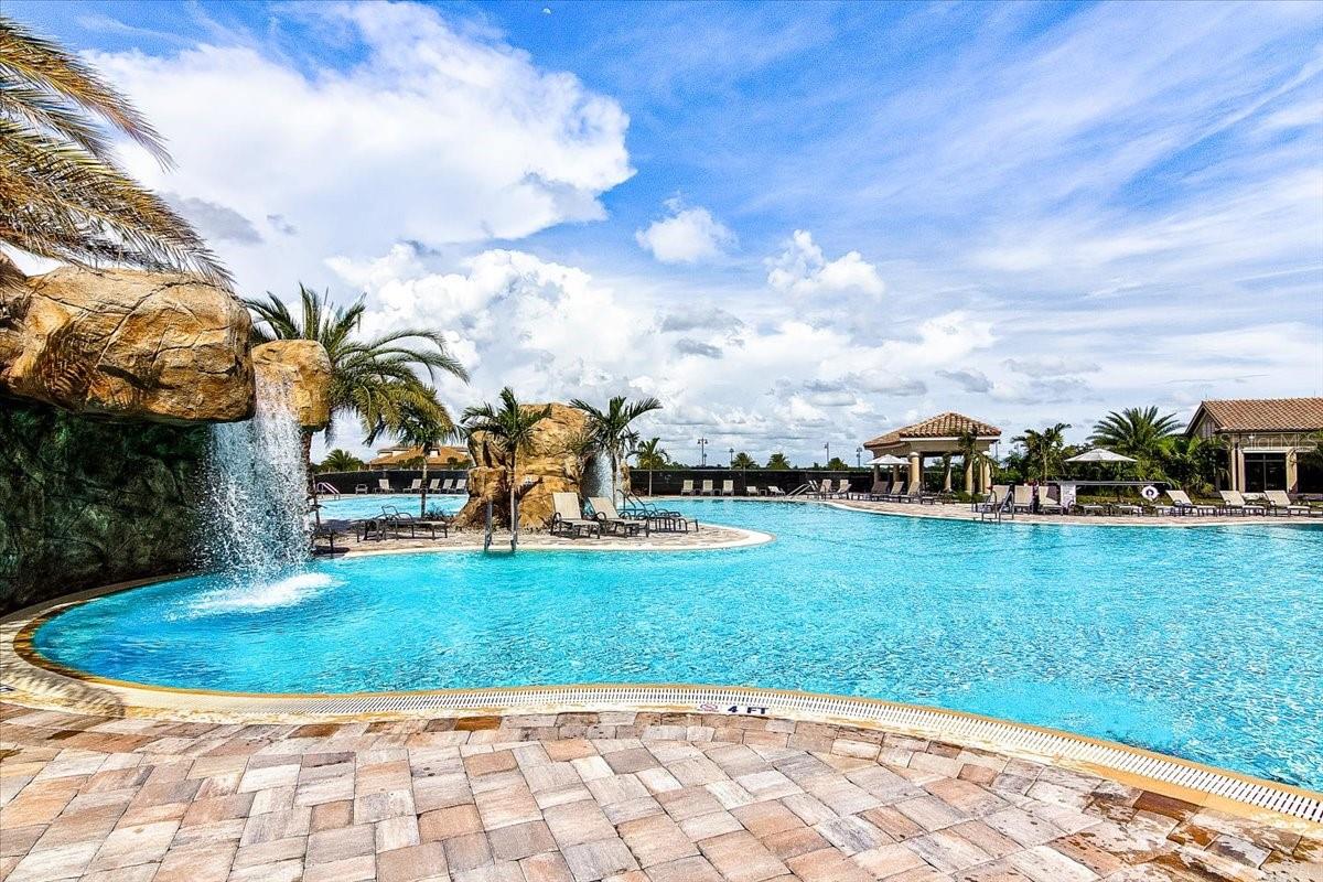 5694 PALMER CIR #101