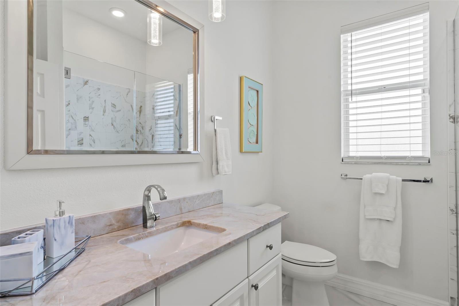 6880 PAN AMERICAN BLVD