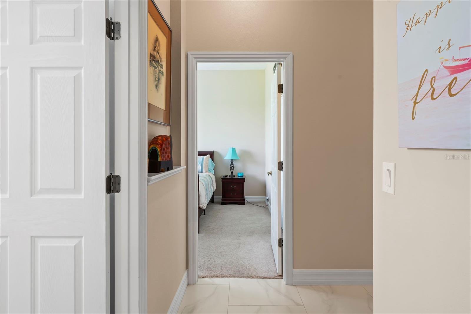 6880 PAN AMERICAN BLVD