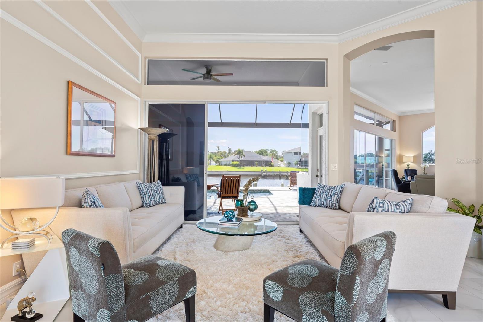 6880 PAN AMERICAN BLVD