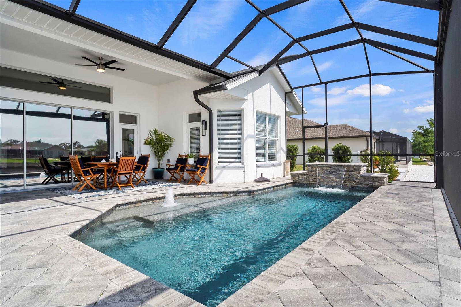 6880 PAN AMERICAN BLVD