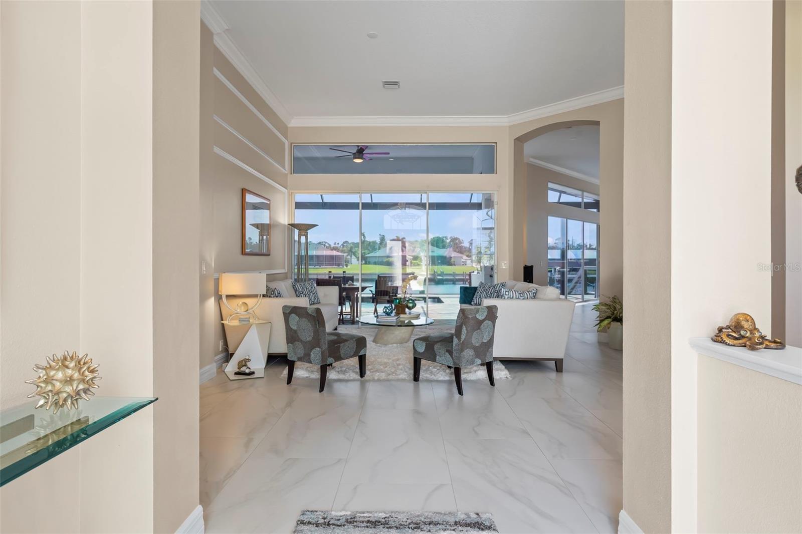 6880 PAN AMERICAN BLVD