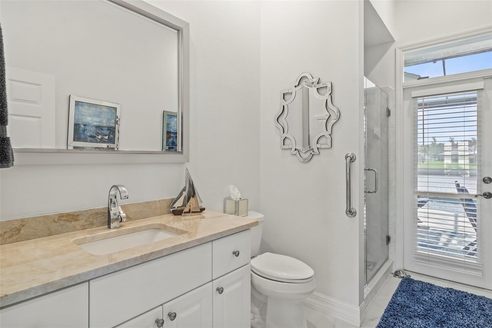 6880 PAN AMERICAN BLVD