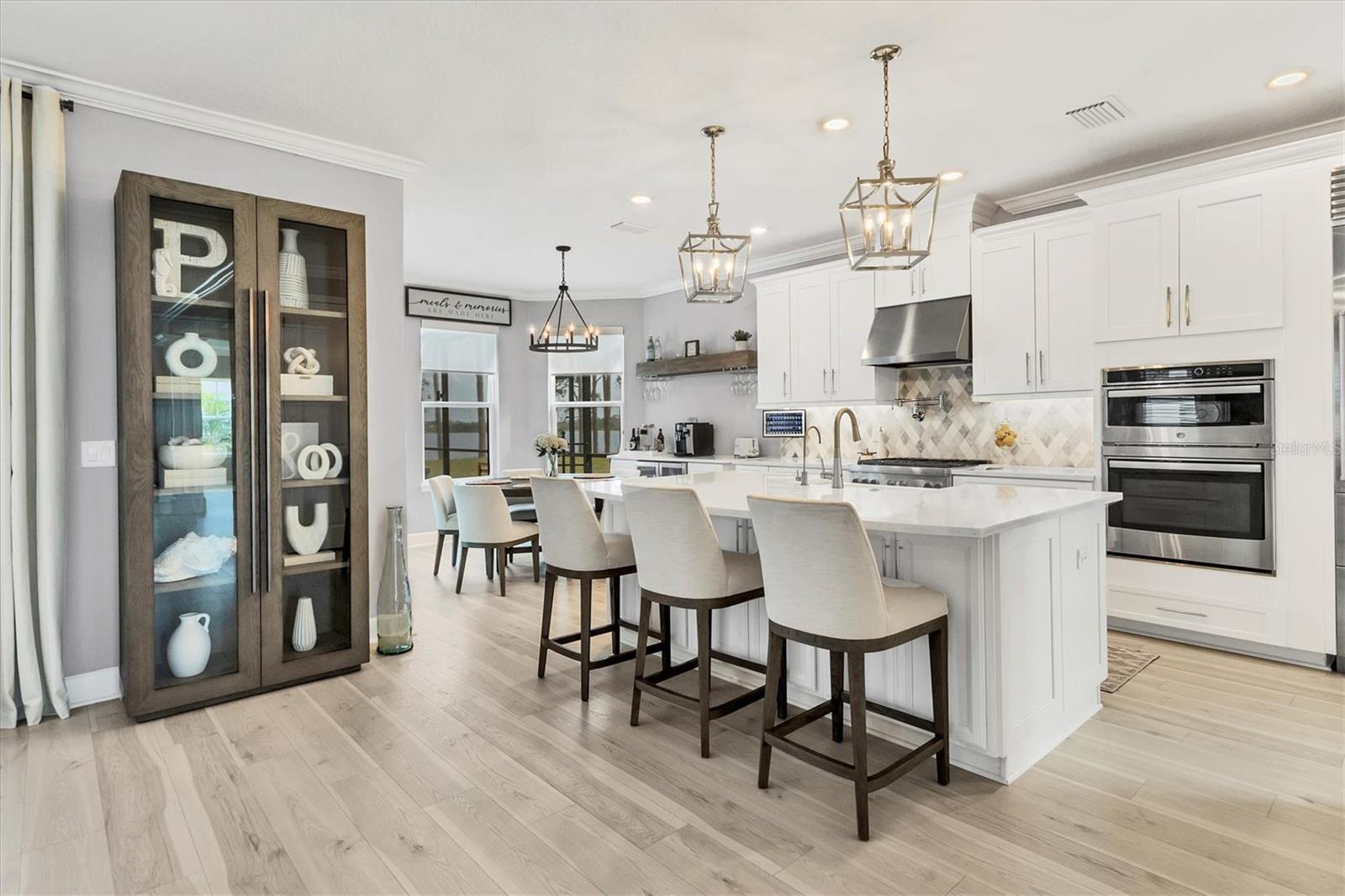 6375 GRANDVIEW HILL CT