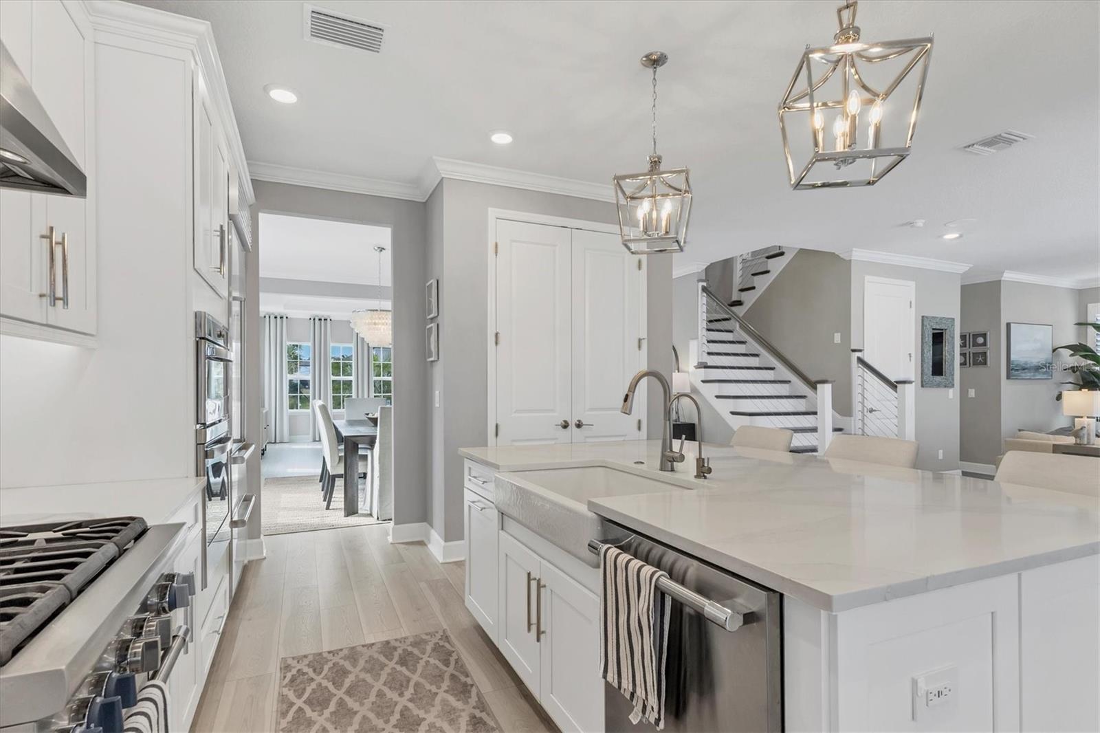 6375 GRANDVIEW HILL CT