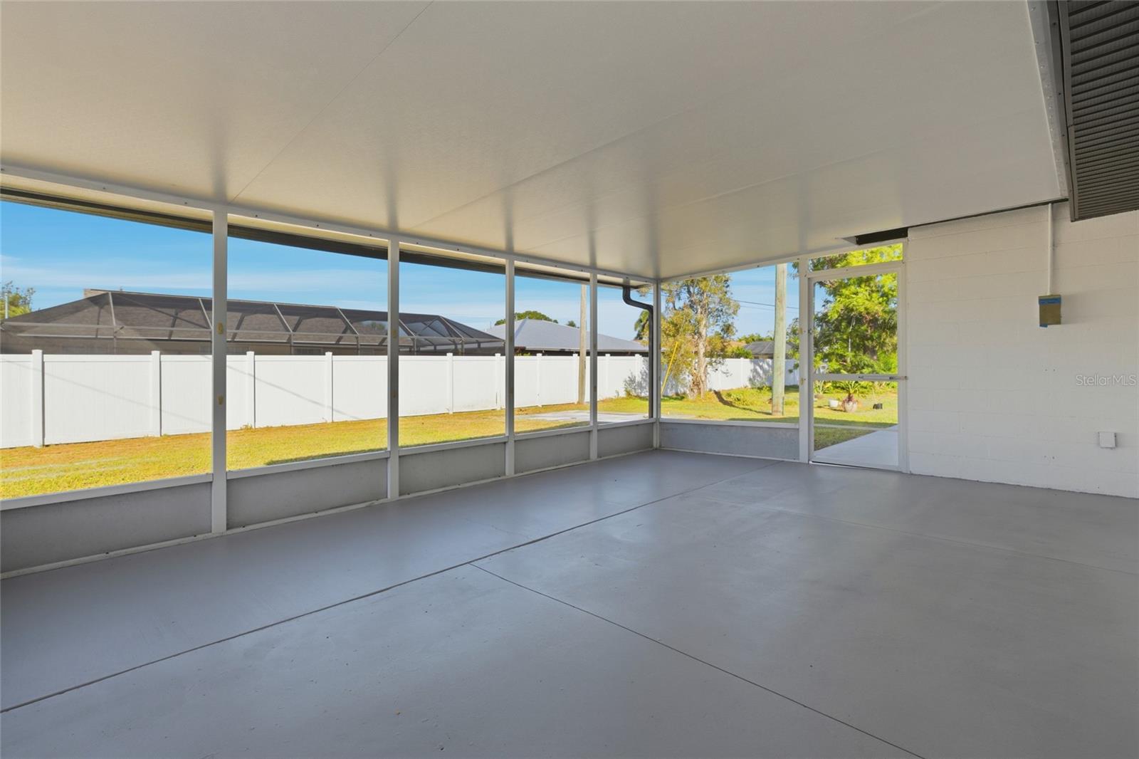 273 VENICE EAST BLVD