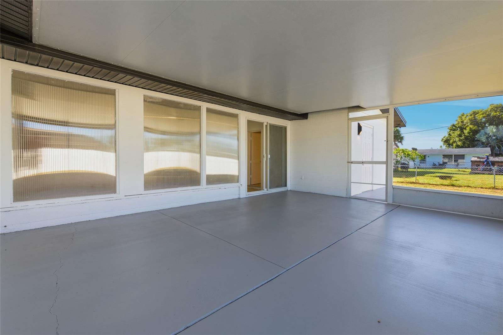 273 VENICE EAST BLVD