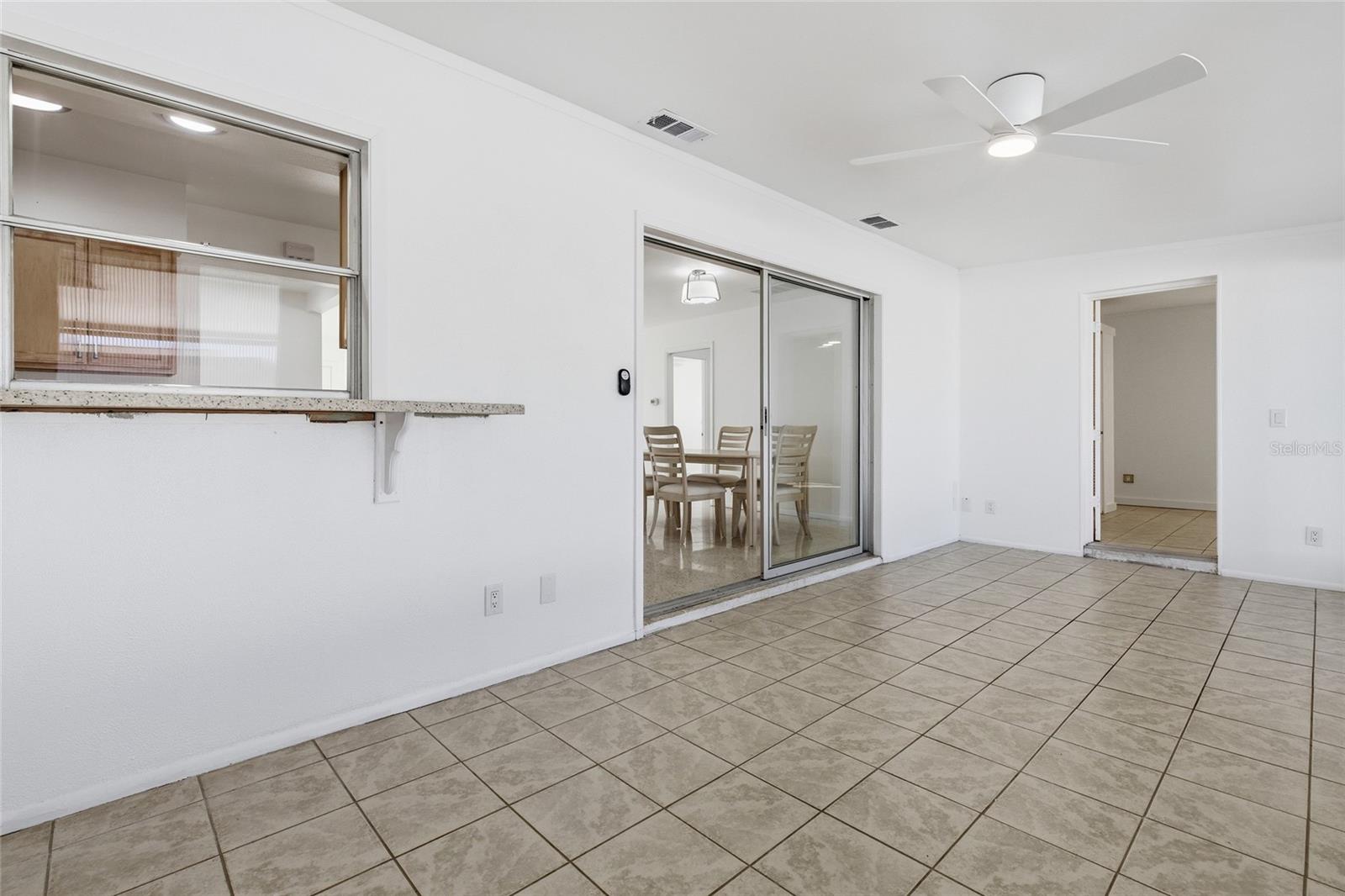 273 VENICE EAST BLVD