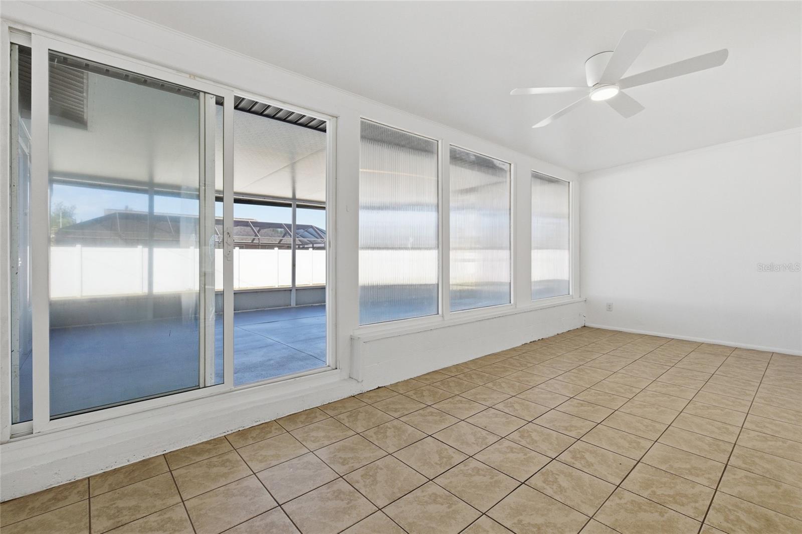 273 VENICE EAST BLVD