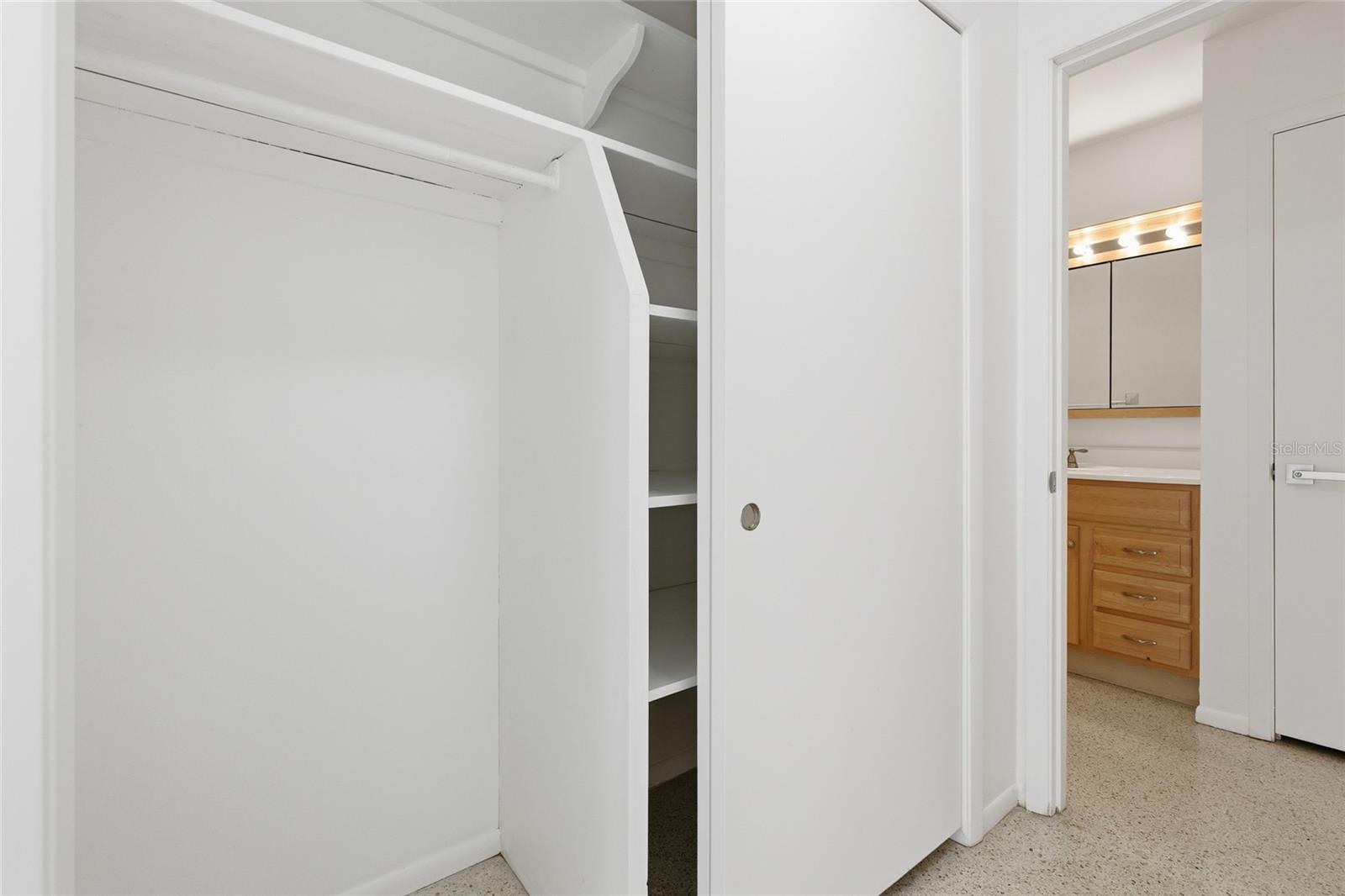 273 VENICE EAST BLVD