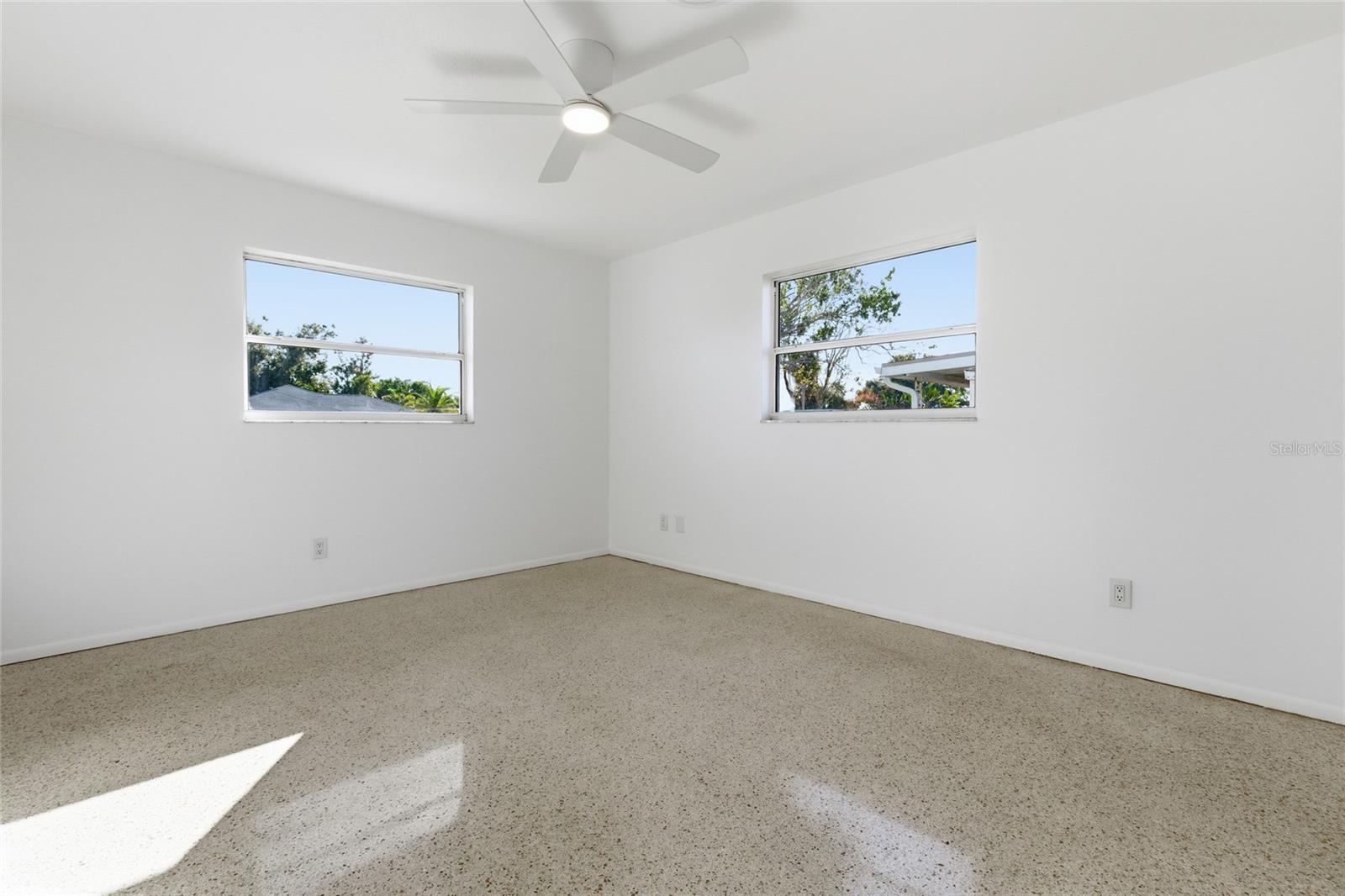 273 VENICE EAST BLVD