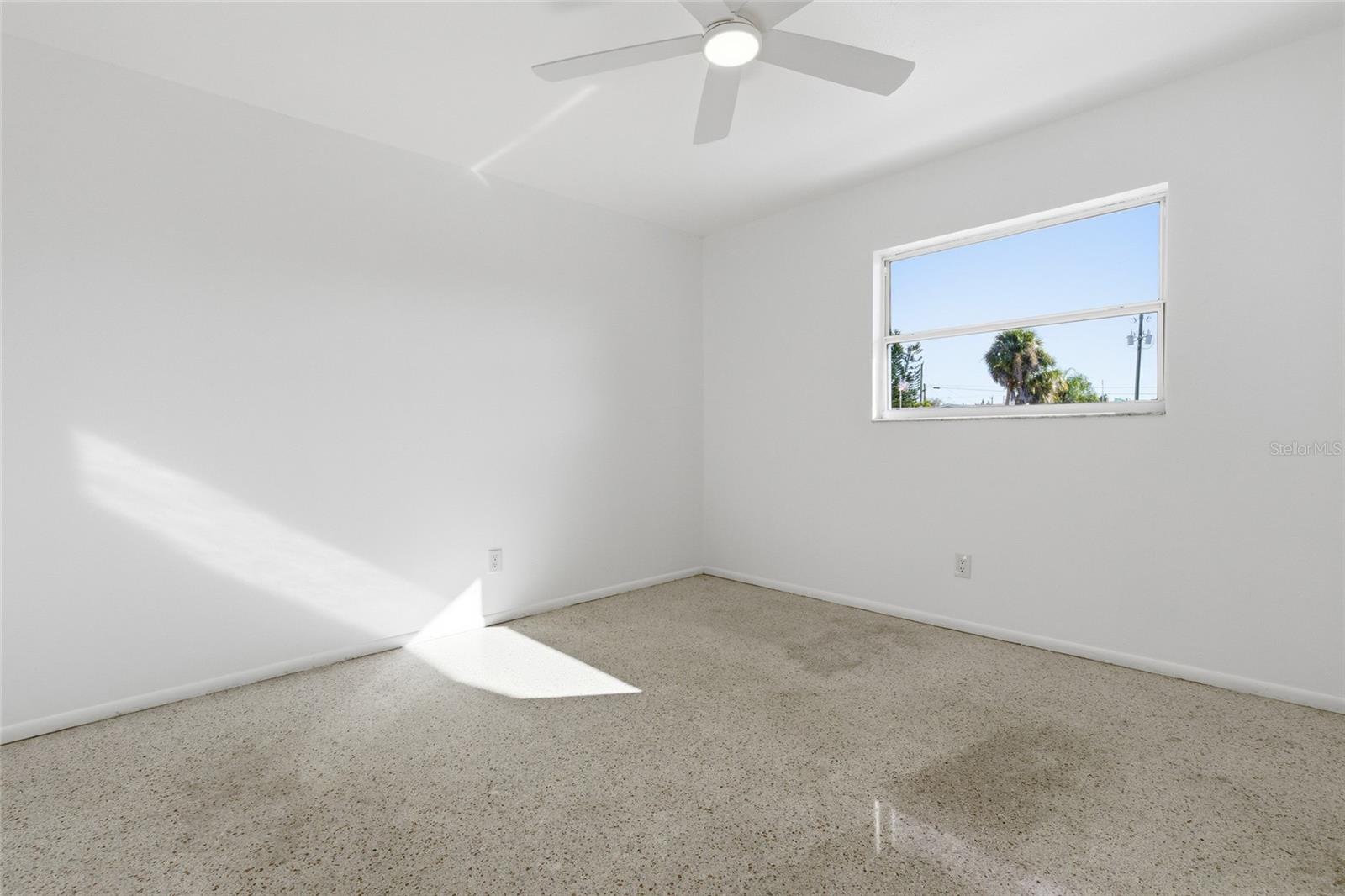 273 VENICE EAST BLVD