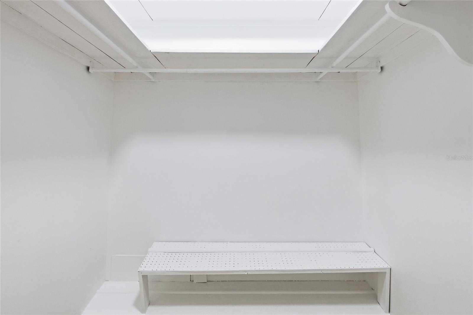 273 VENICE EAST BLVD