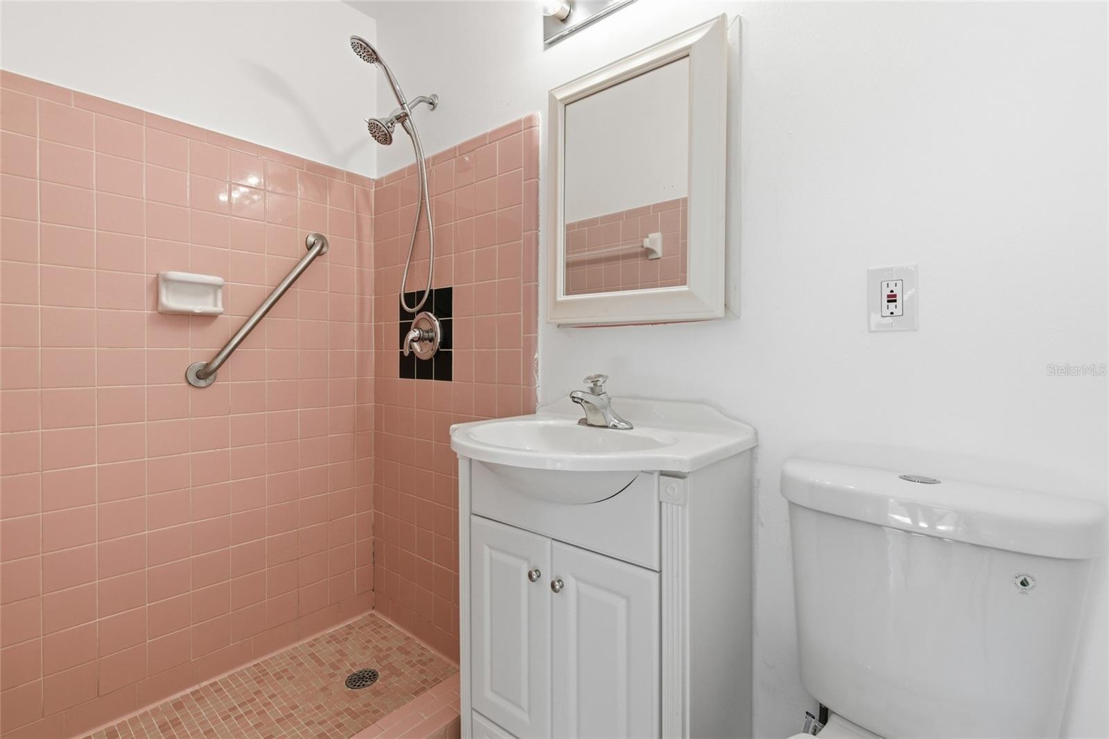 273 VENICE EAST BLVD