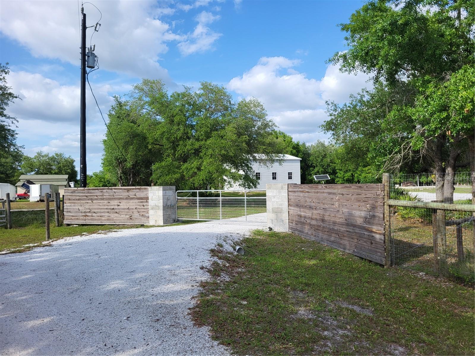 9884 SW SOUTHERN DREAMS RD