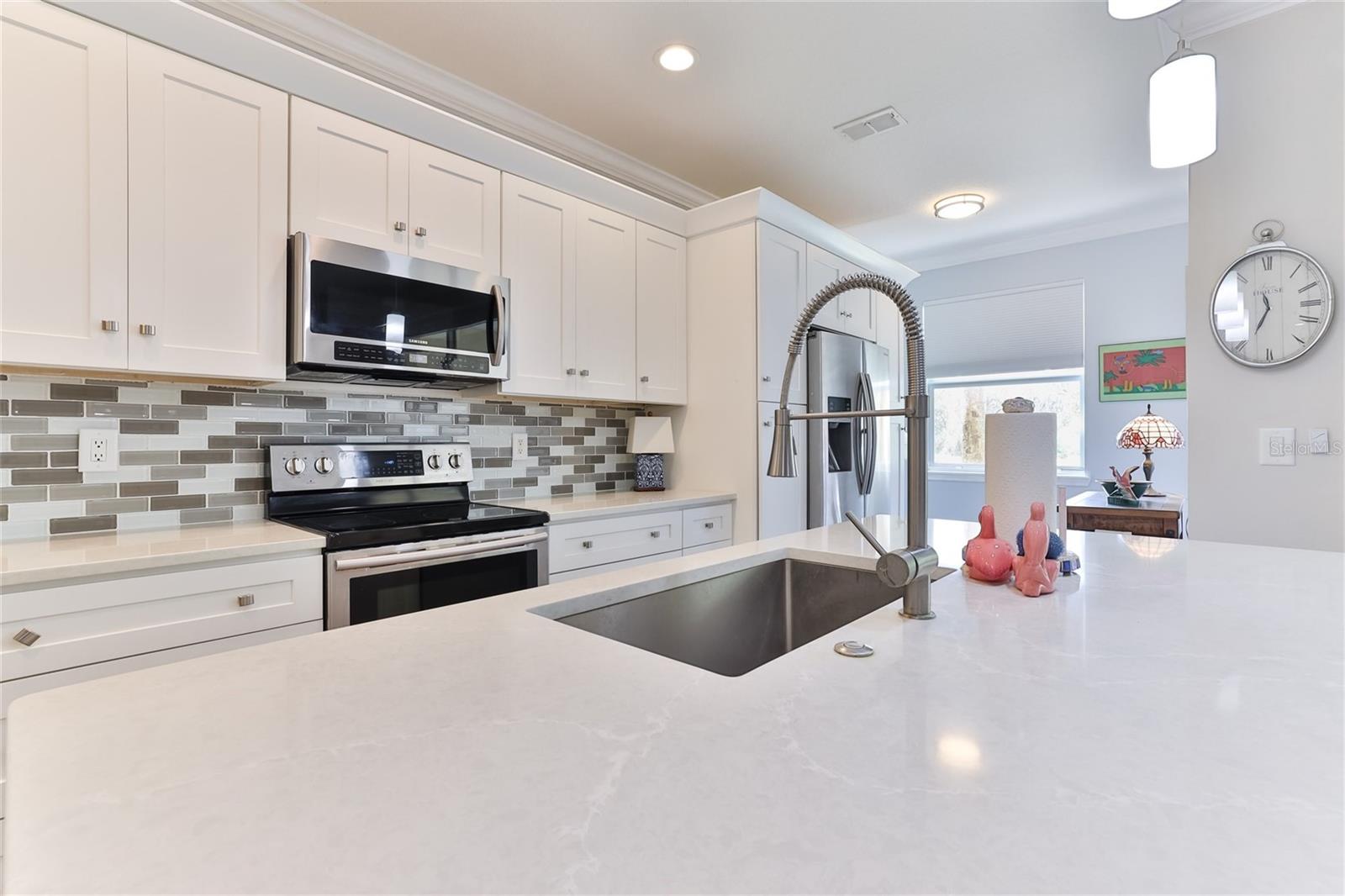 25 RIVERVIEW BND N #115