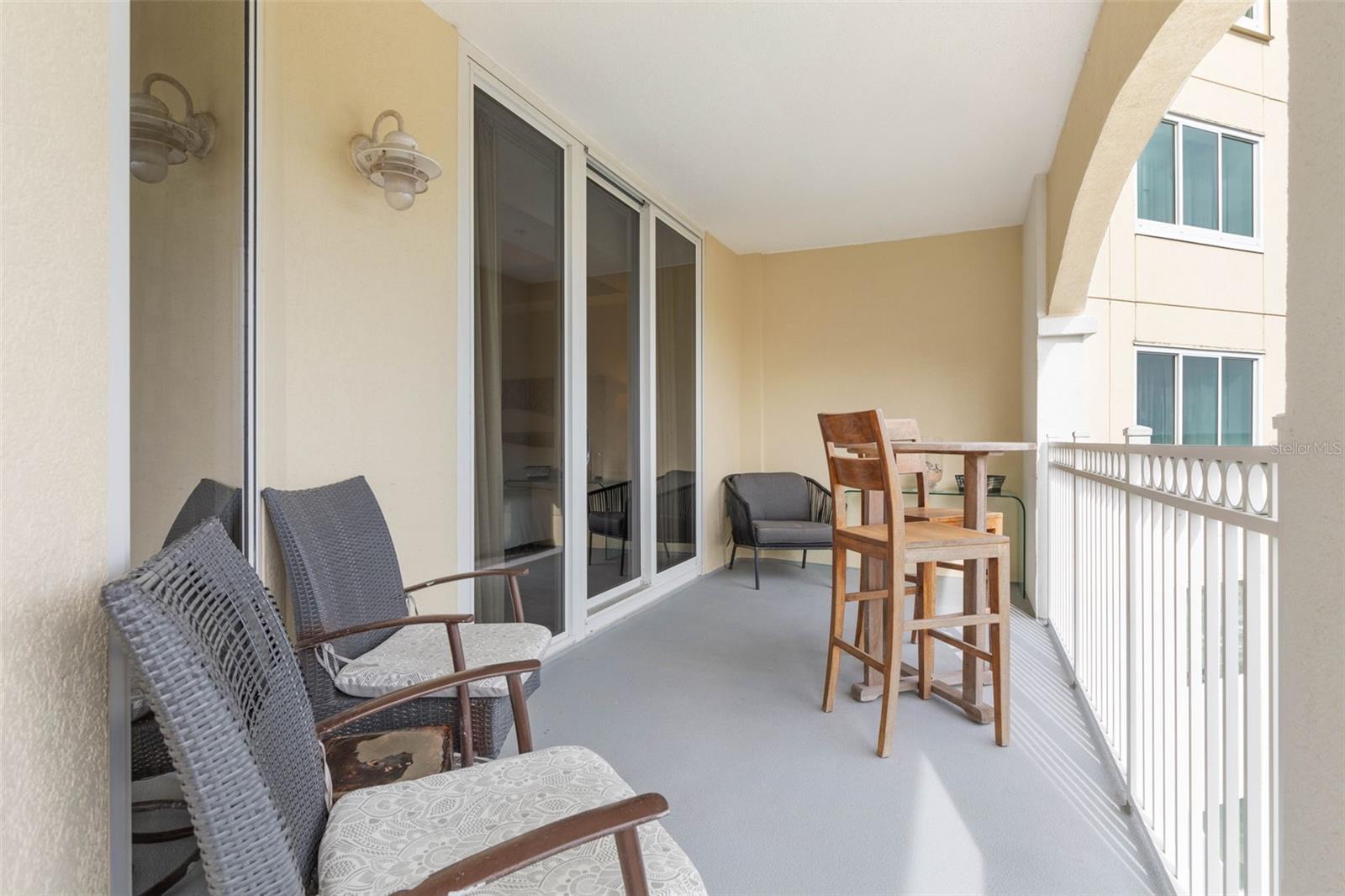 200 OCEAN CREST DR #715