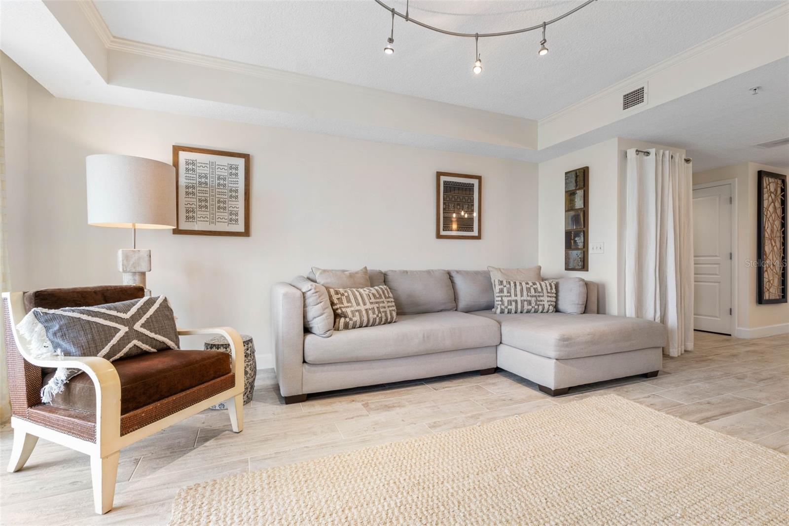 200 OCEAN CREST DR #715