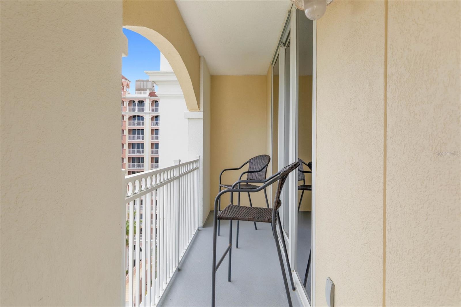 200 OCEAN CREST DR #715