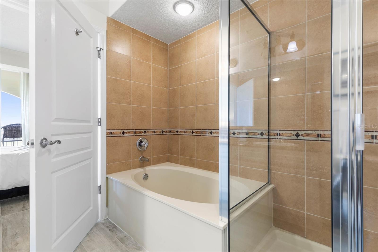 200 OCEAN CREST DR #715