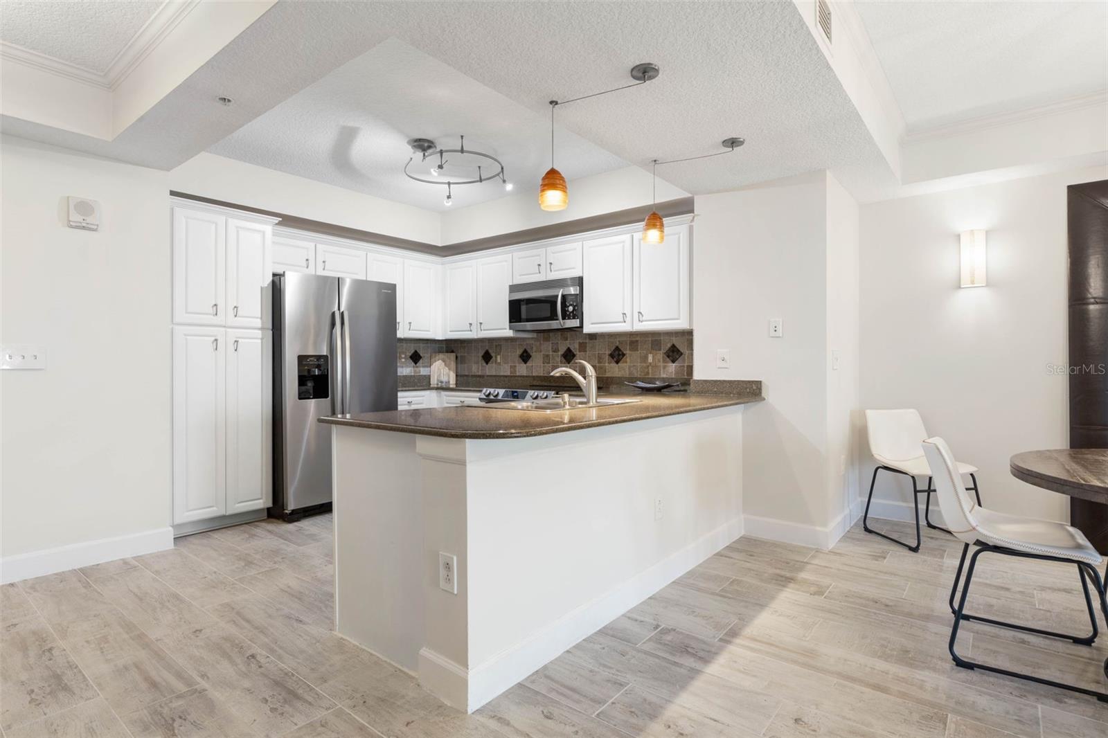 200 OCEAN CREST DR #715