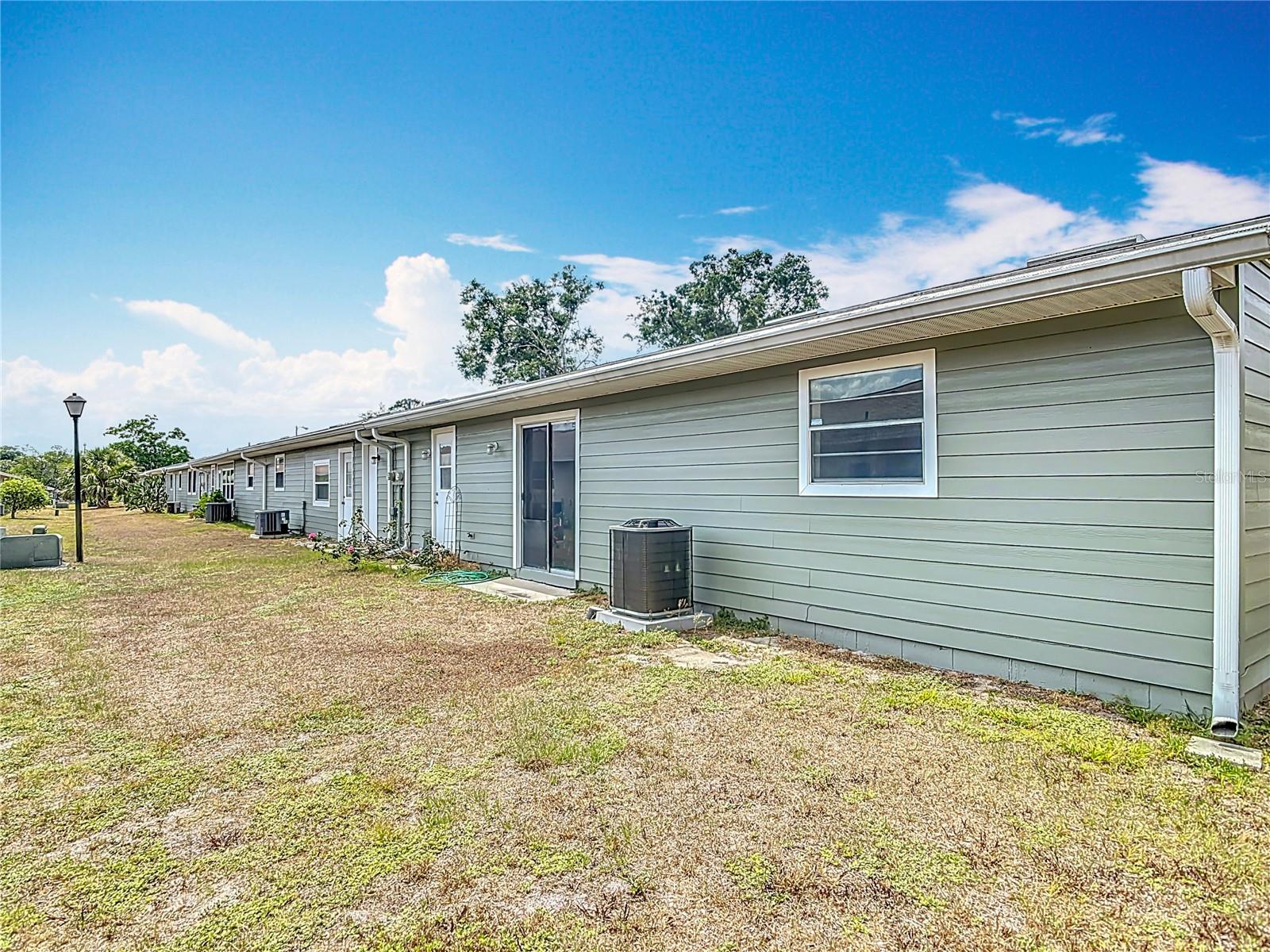 244 OAKLEIGH DR #200