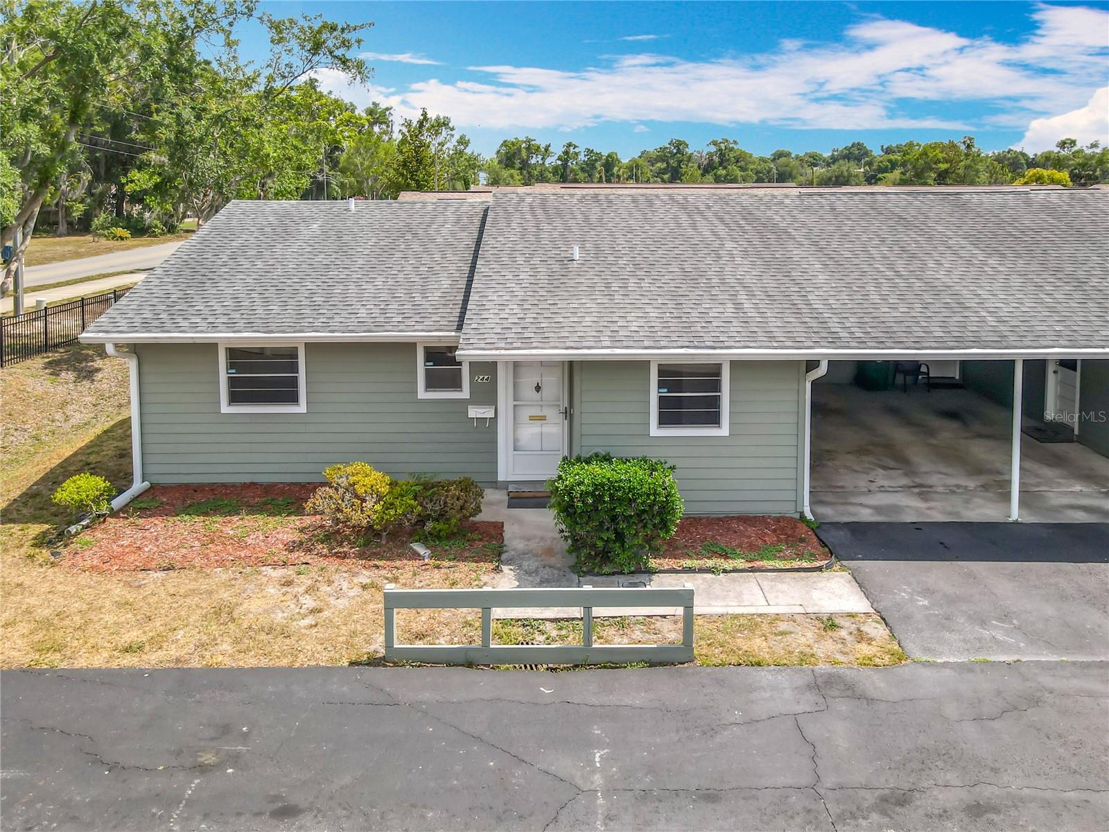 244 OAKLEIGH DR #200