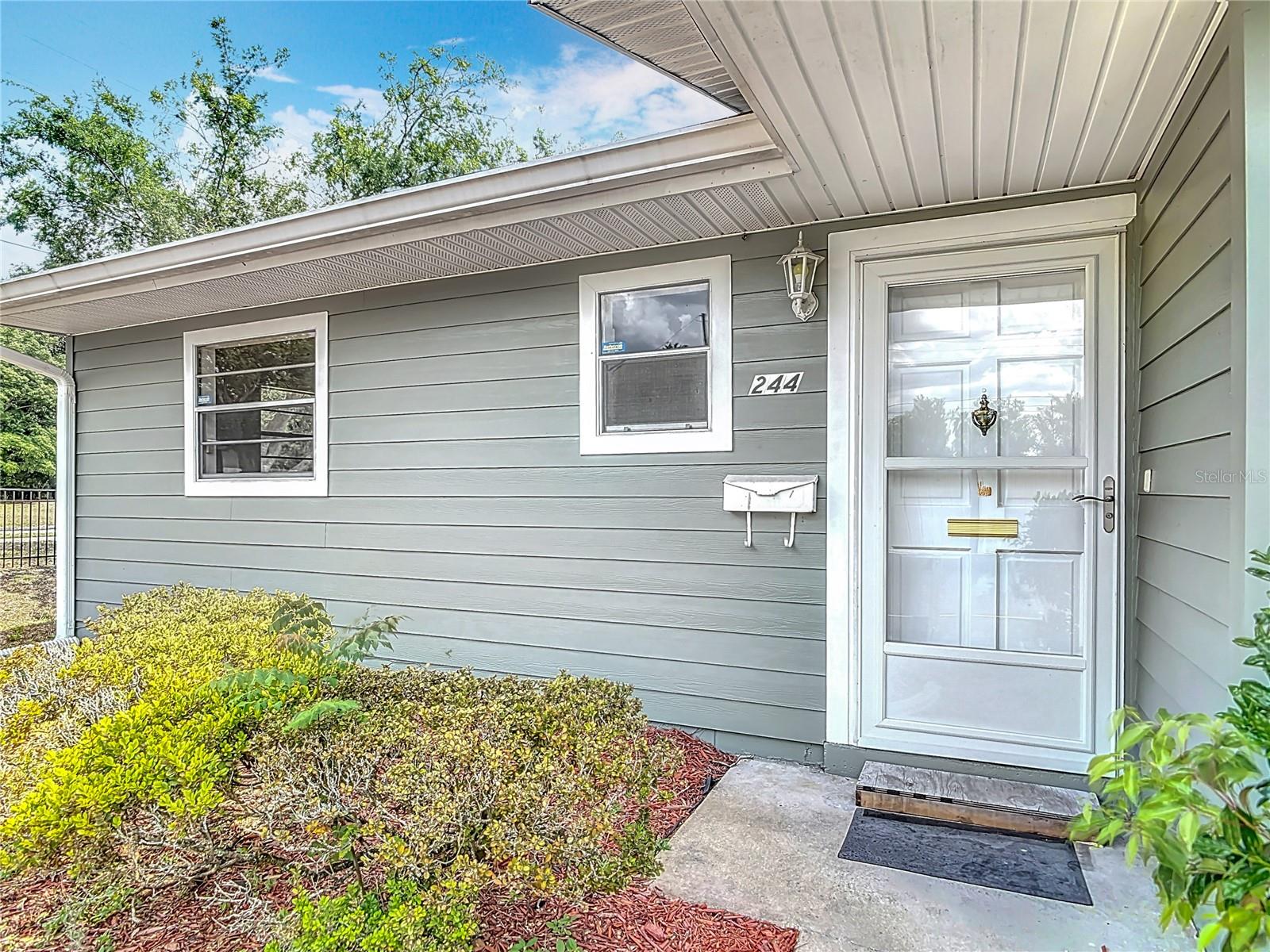 244 OAKLEIGH DR #200