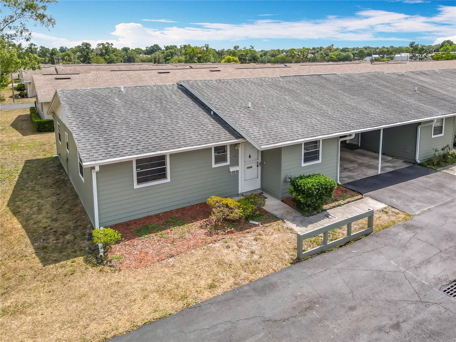 244 OAKLEIGH DR #200