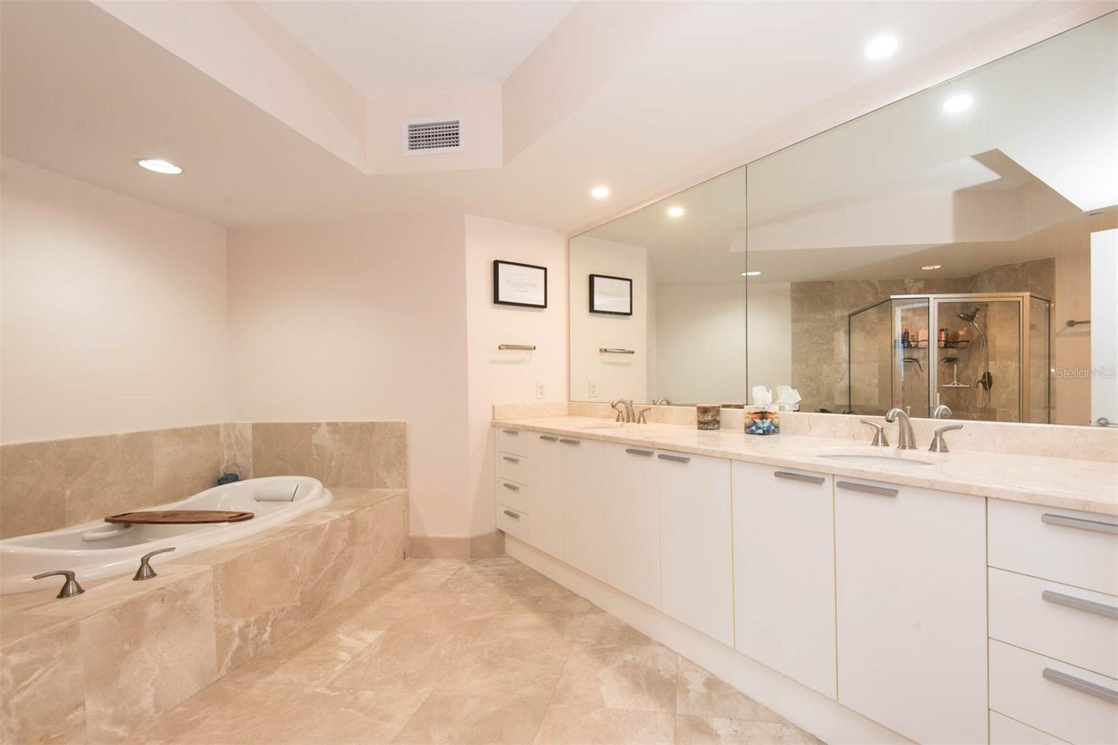 241 RIVERSIDE DR #1209