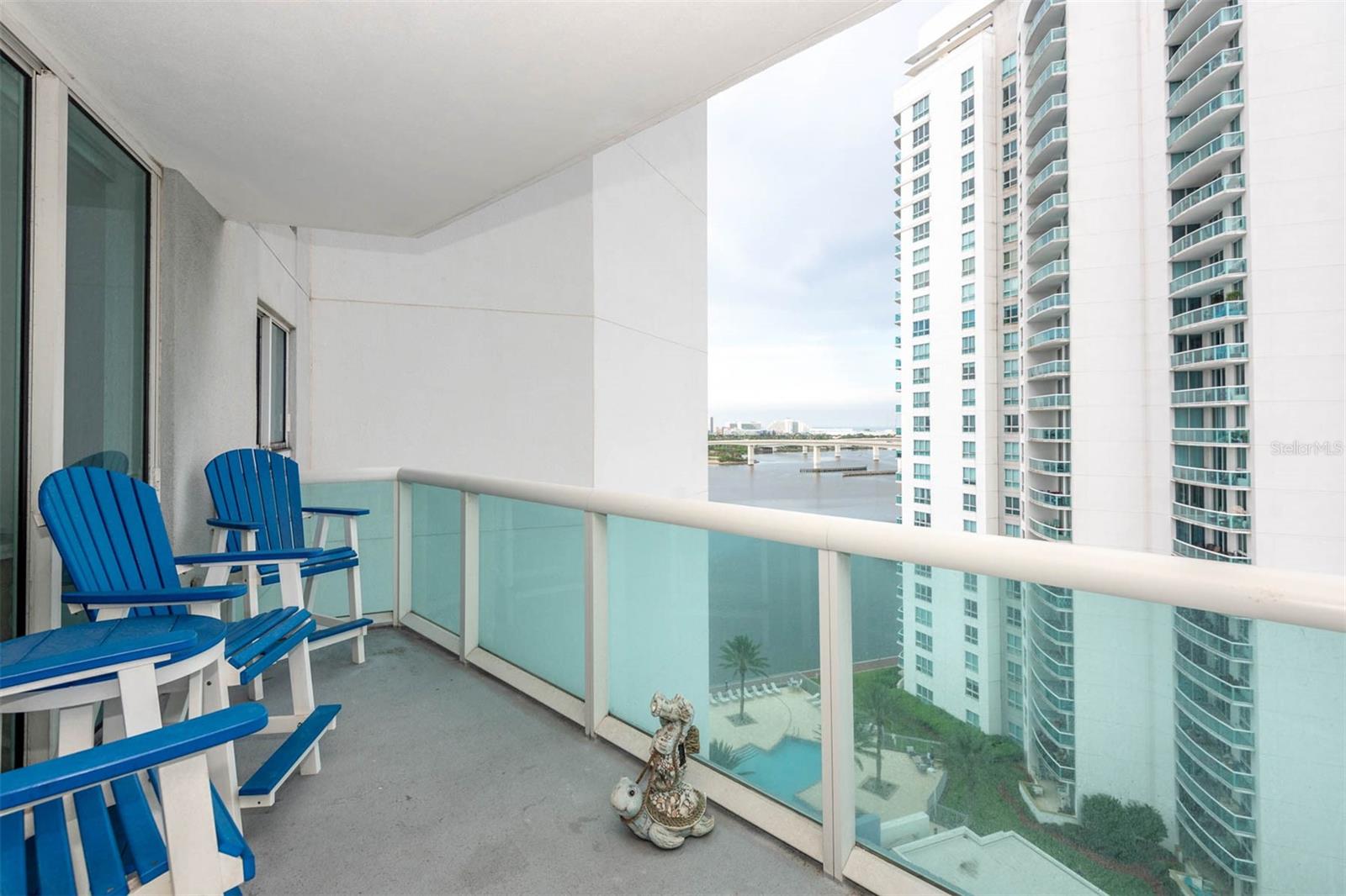 241 RIVERSIDE DR #1209