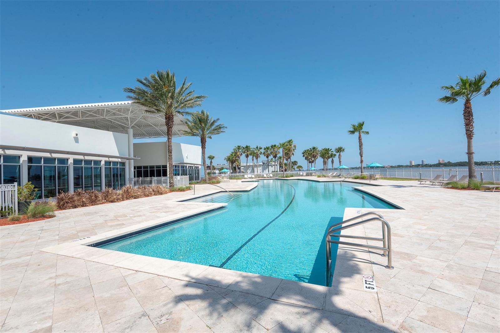 241 RIVERSIDE DR #1209