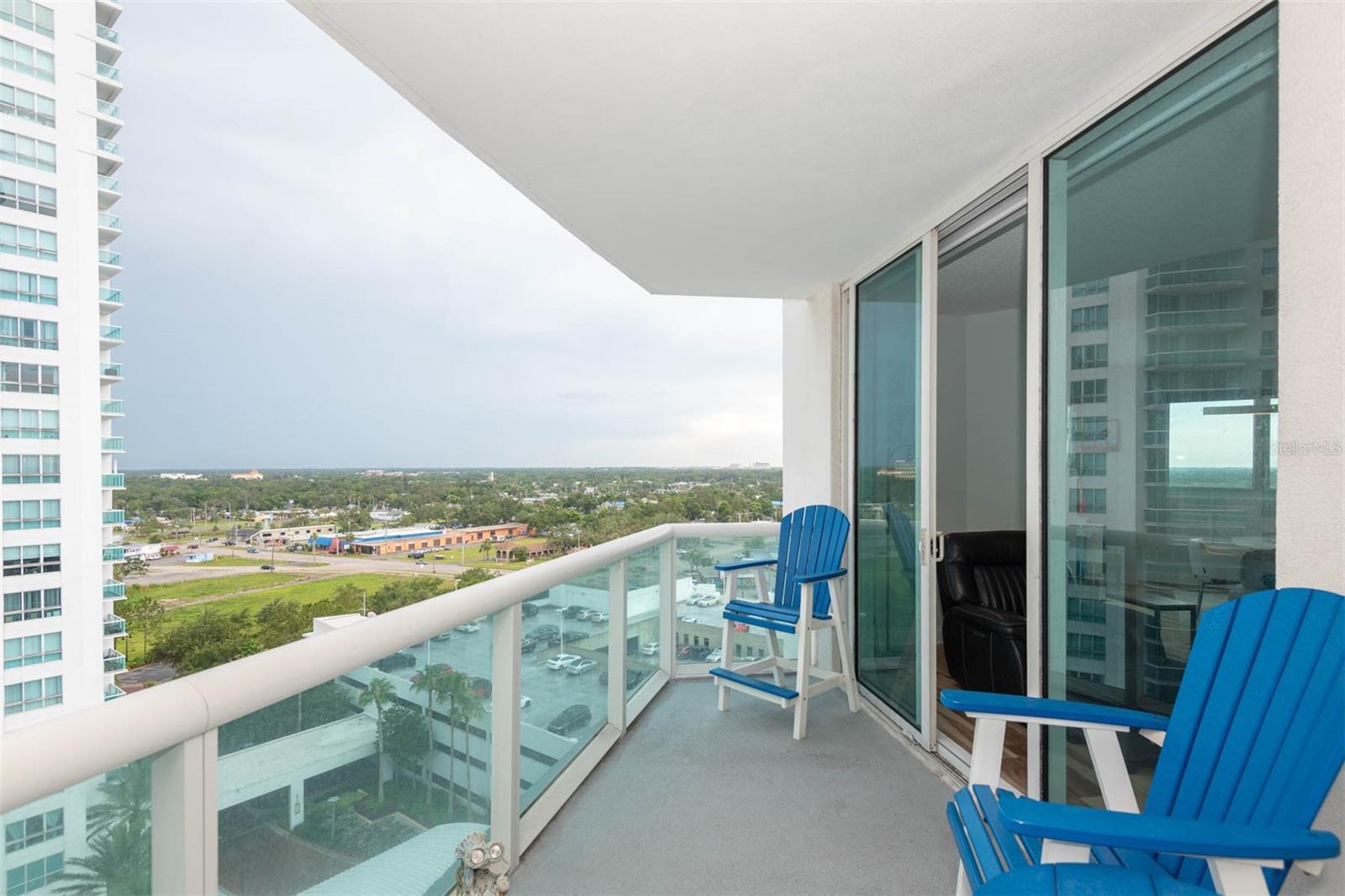 241 RIVERSIDE DR #1209