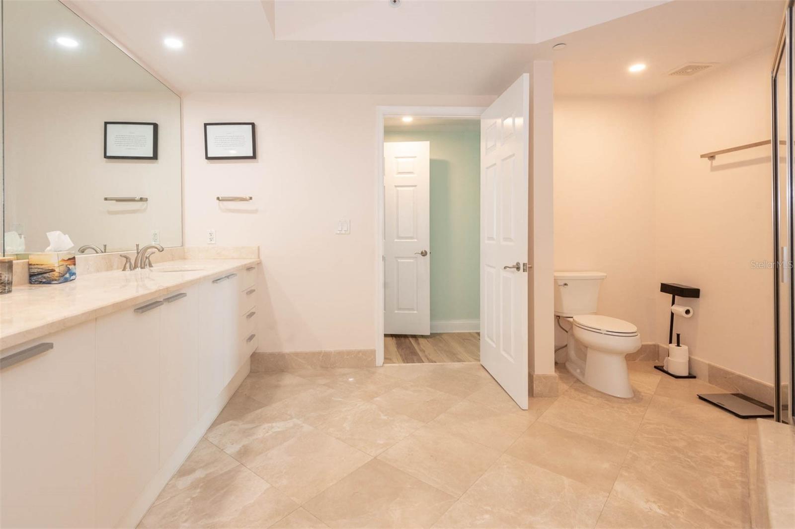 241 RIVERSIDE DR #1209