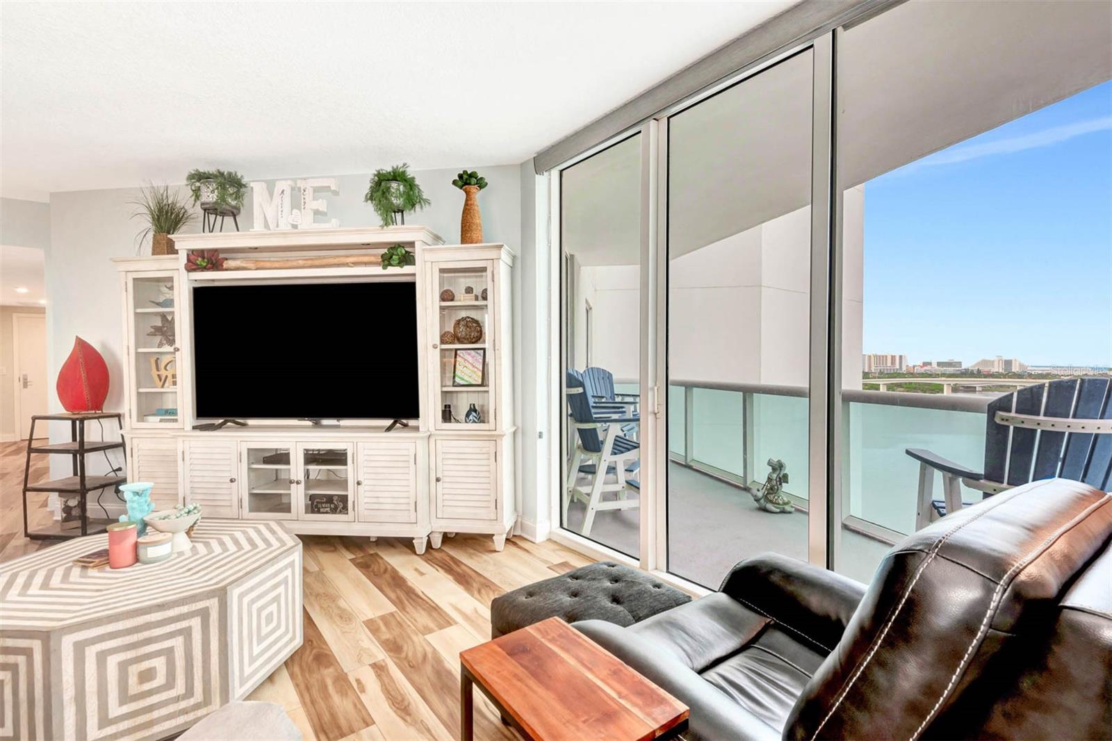 241 RIVERSIDE DR #1209