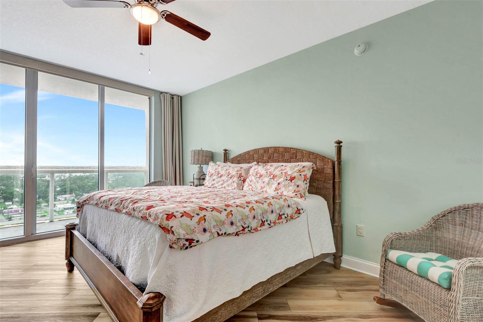 241 RIVERSIDE DR #1209