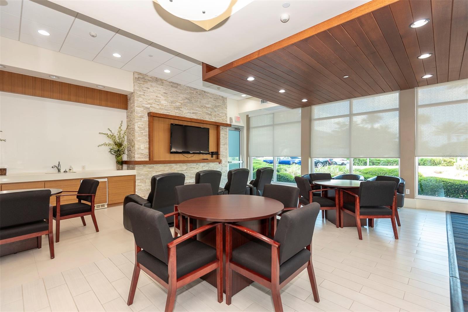 241 RIVERSIDE DR #1209