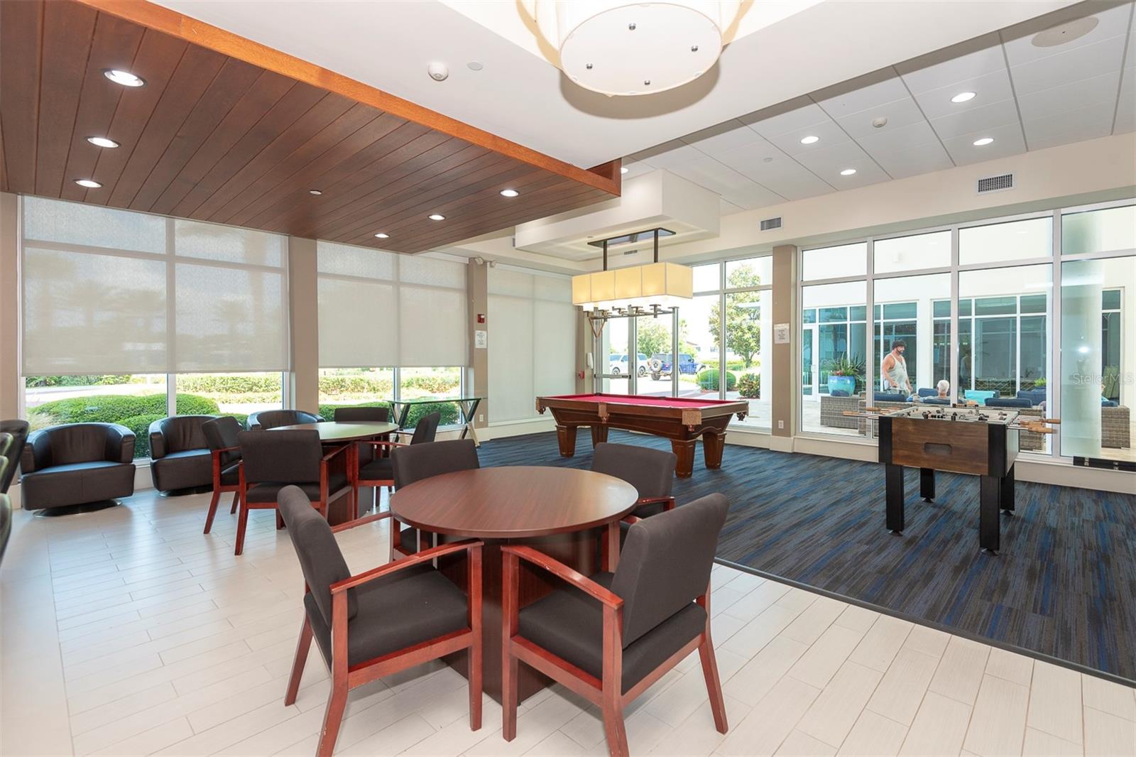 241 RIVERSIDE DR #1209