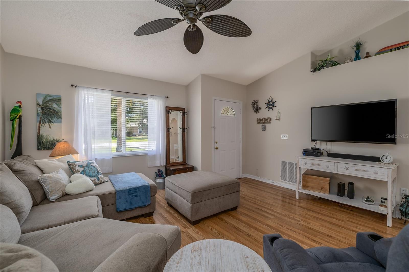 22 PROSPECT LN