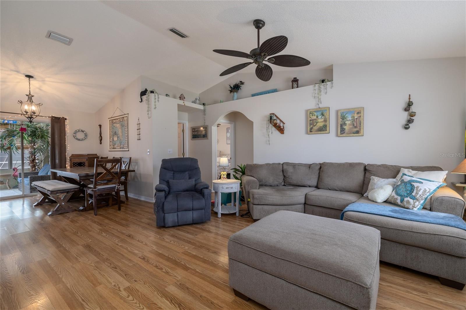 22 PROSPECT LN