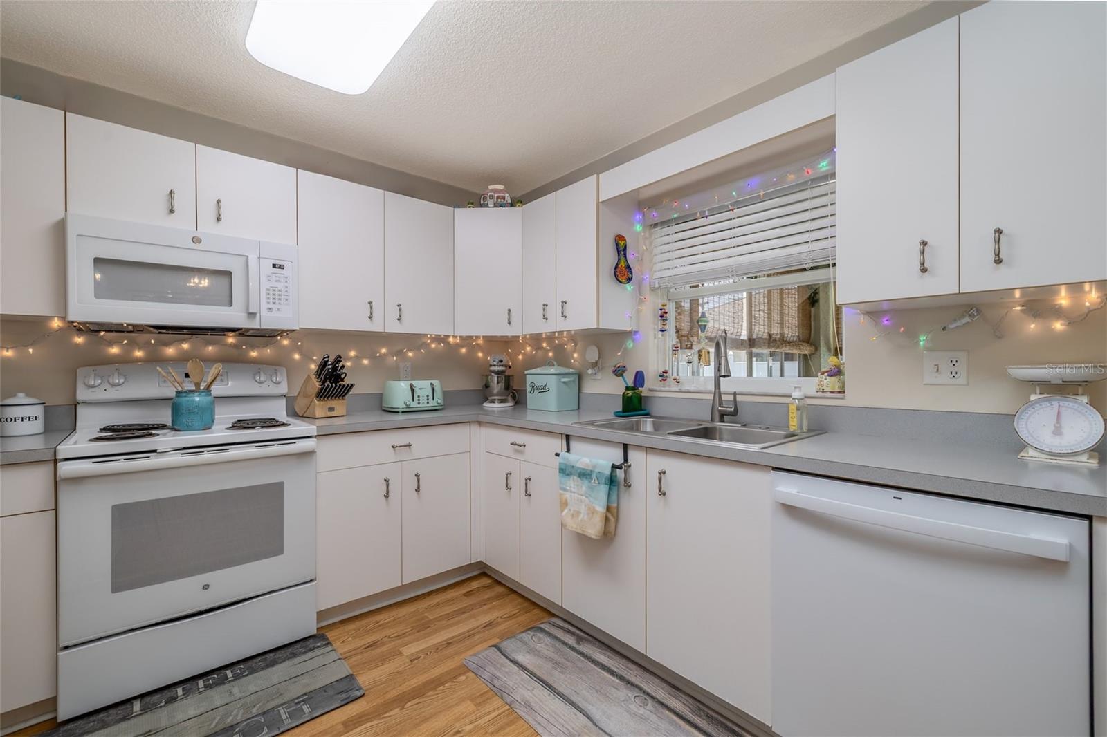 22 PROSPECT LN