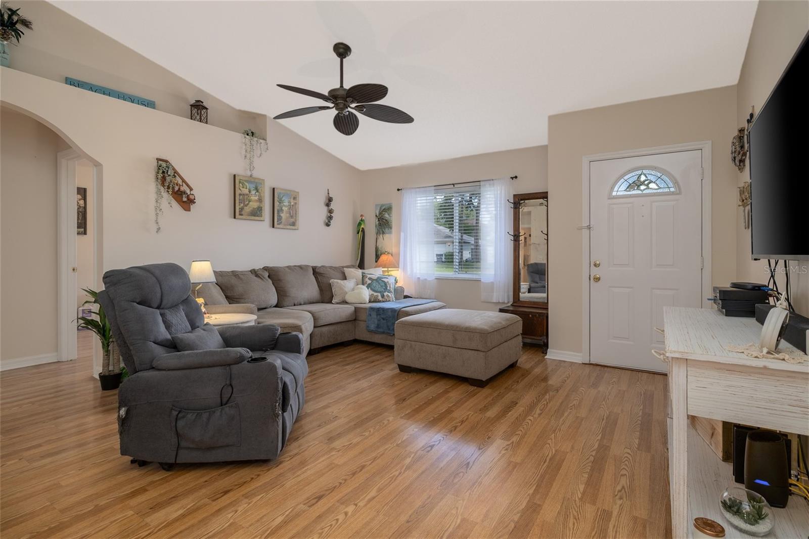 22 PROSPECT LN