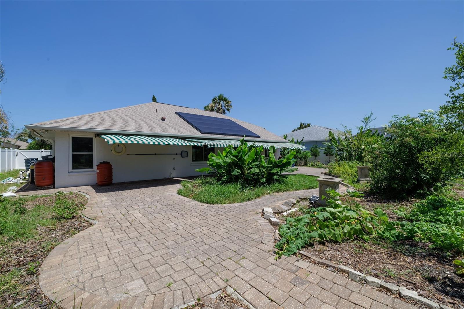 6 FAIRHILL LN