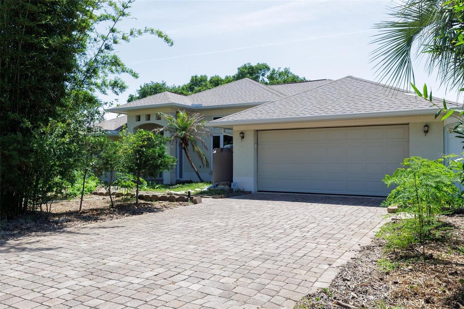 6 FAIRHILL LN