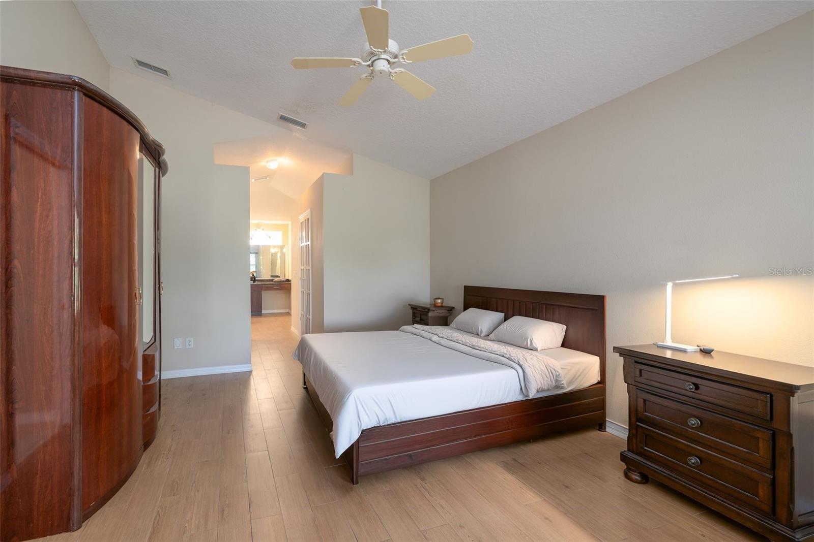 6 FAIRHILL LN