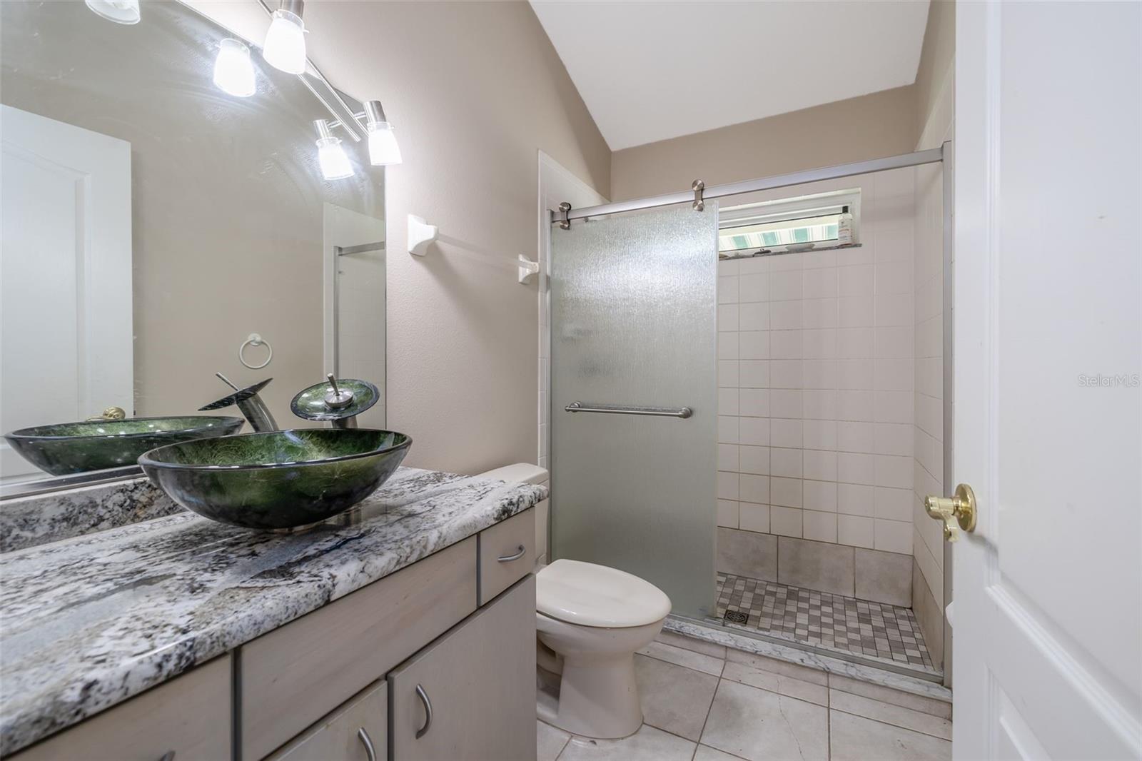 6 FAIRHILL LN