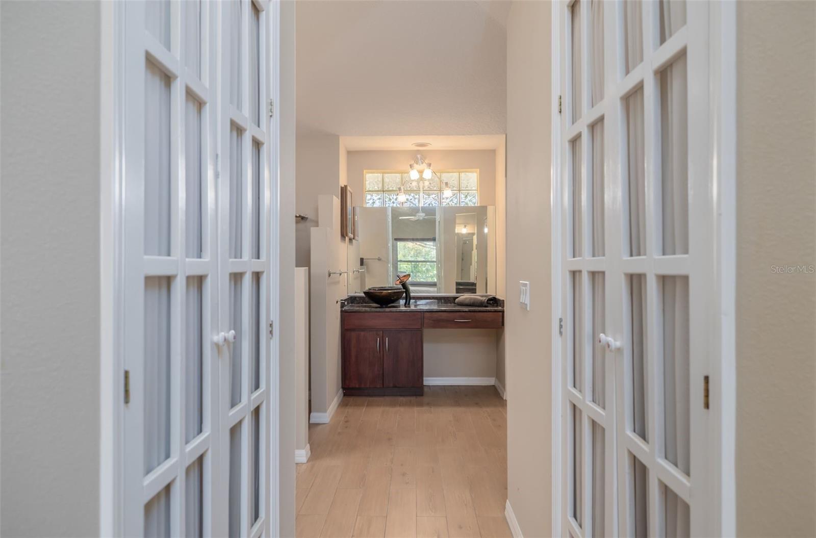 6 FAIRHILL LN
