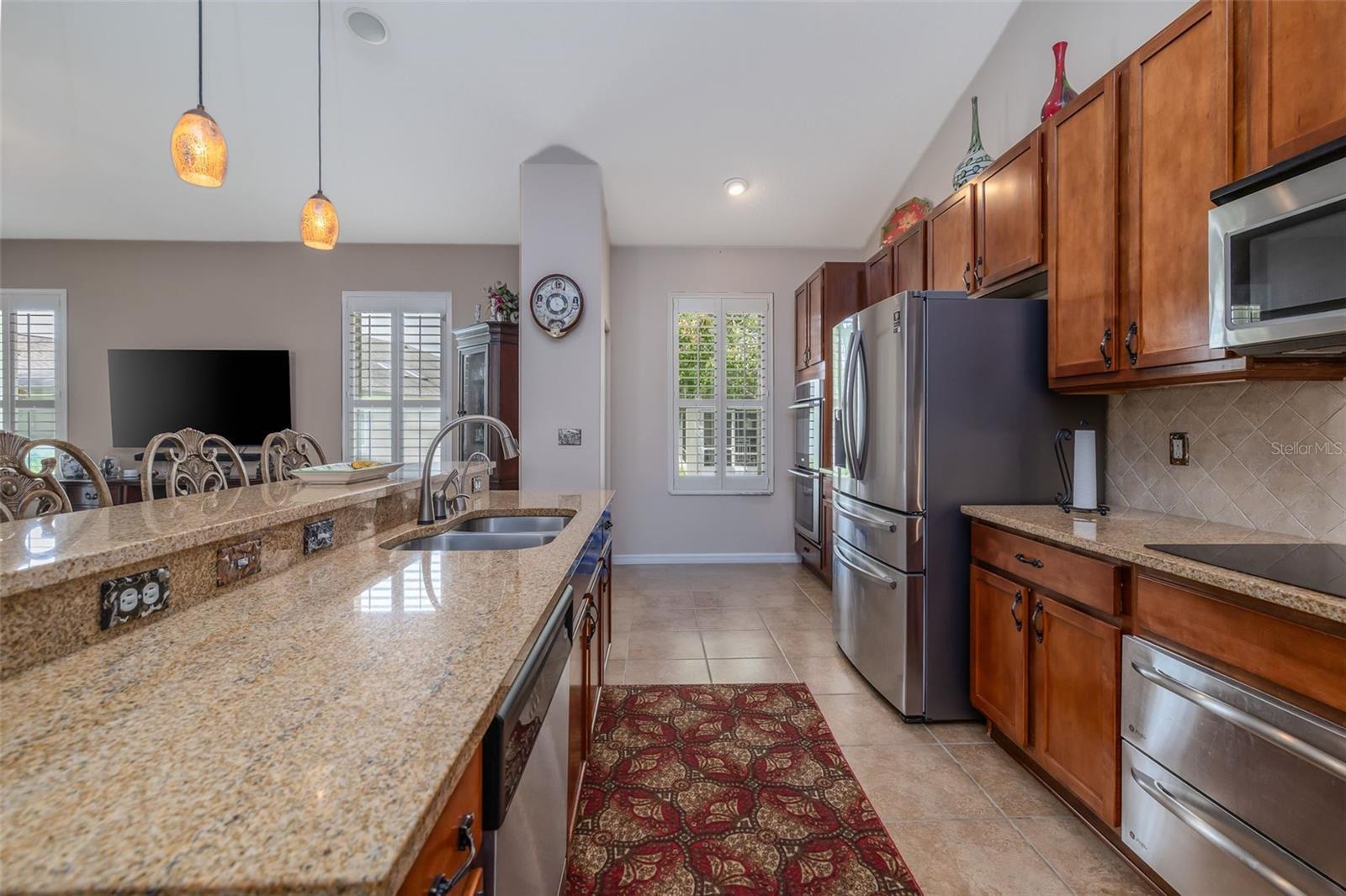 61 RAINTREE CIR