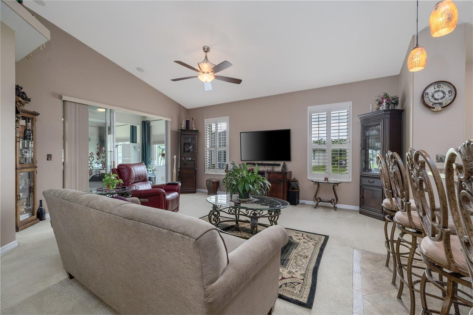 61 RAINTREE CIR