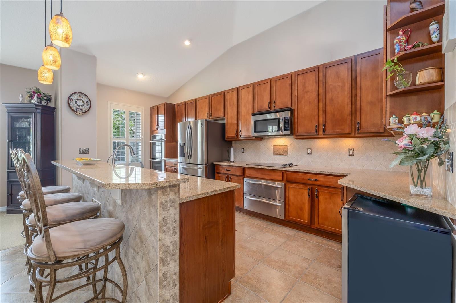 61 RAINTREE CIR